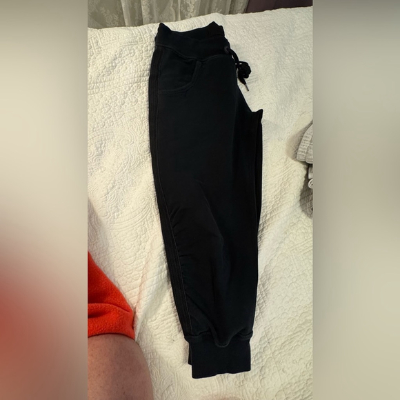 LULULEMON RARE old school capri sweatpants - Picture 7 of 7